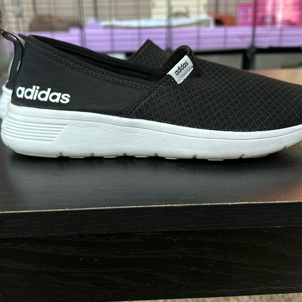 Adidas Lite Racer - Like new!